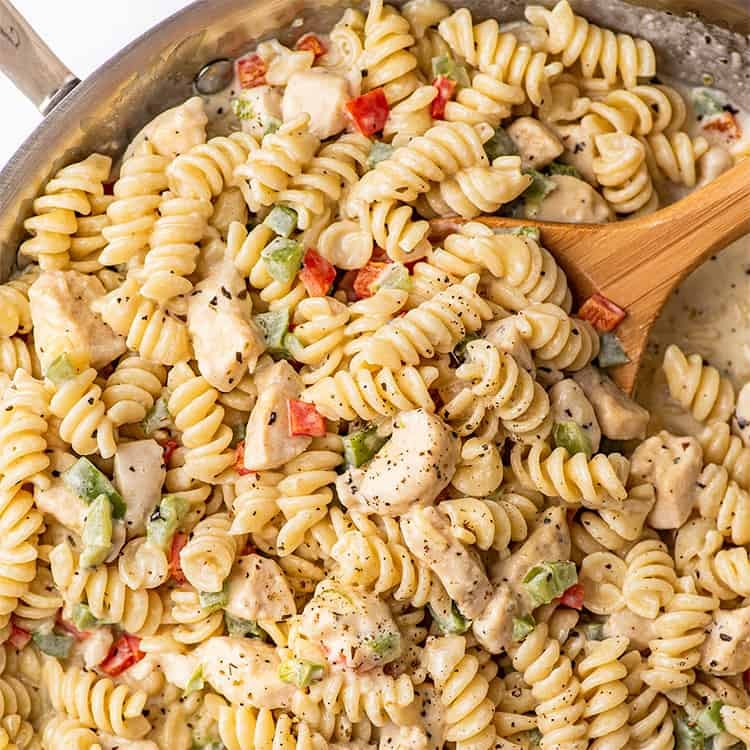 Vibrant & Easy Chicken Pasta with Creamy Sun-Dried Tomato Sauce